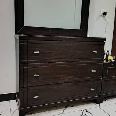 dressing table / storage