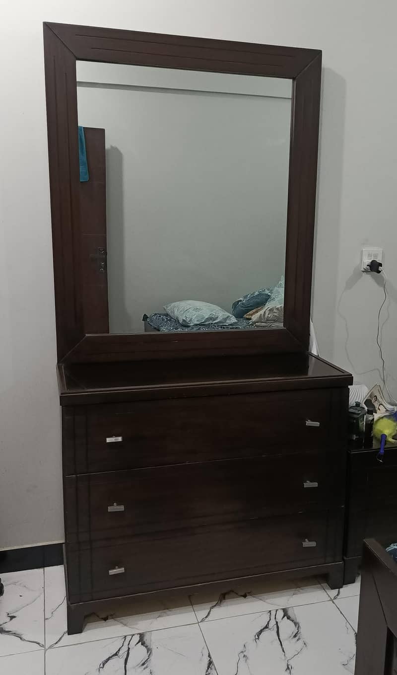 dressing table / storage 2