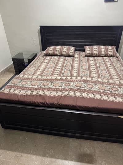Bed, side tables & dresser mirror