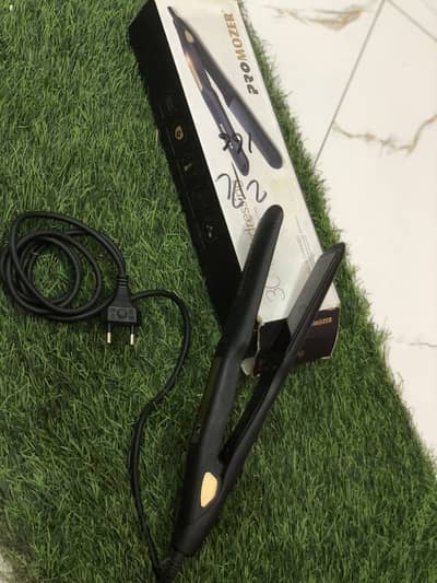 Pro Mozer Hair Straightener – Like New – With Box