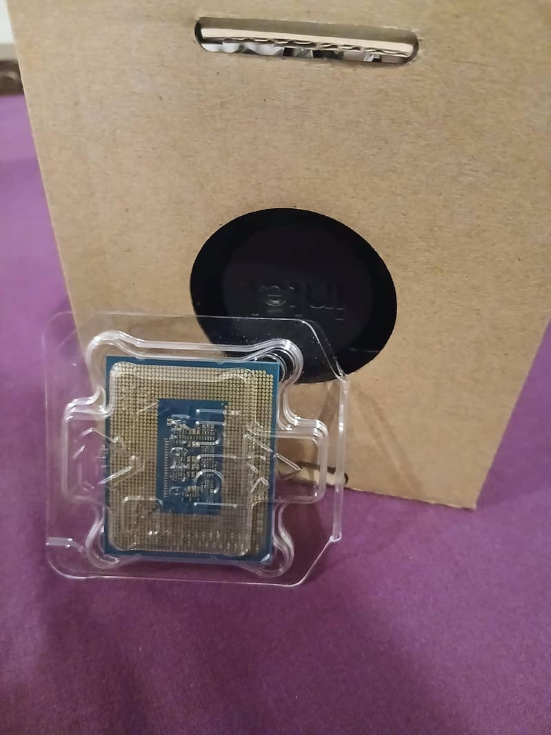 Intel Core i3-12100f | LGA 1700 socket | 12th gen 4 cores 8 threads 1