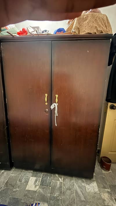 2 door wardrobe for sell