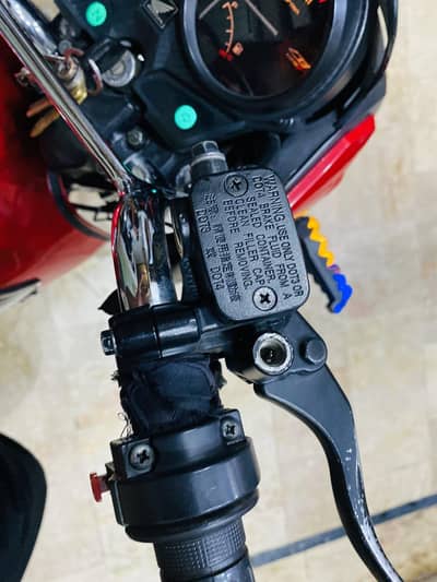 CB 125 F
