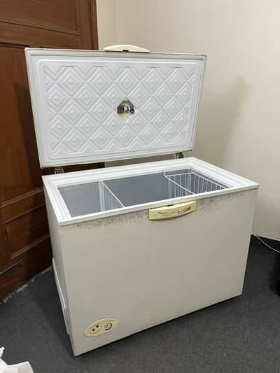 Waves deep freezer