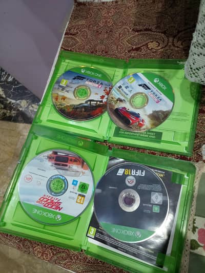 6 CDS OF XBOX ONE S X (SERIES X) CDS FOR SALE