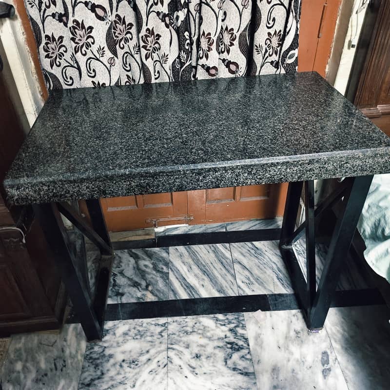 benches and table 2
