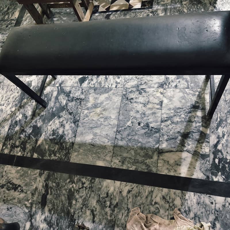 benches and table 4