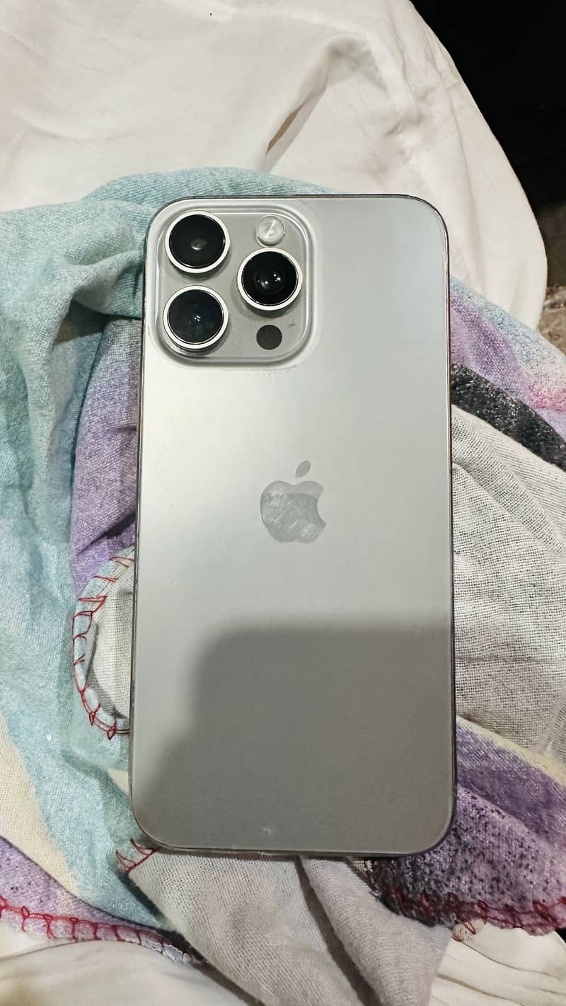 Apple iPhone 15 Pro Max 7
