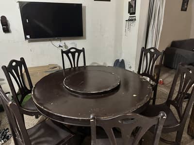 Dining Table with 6 chairs