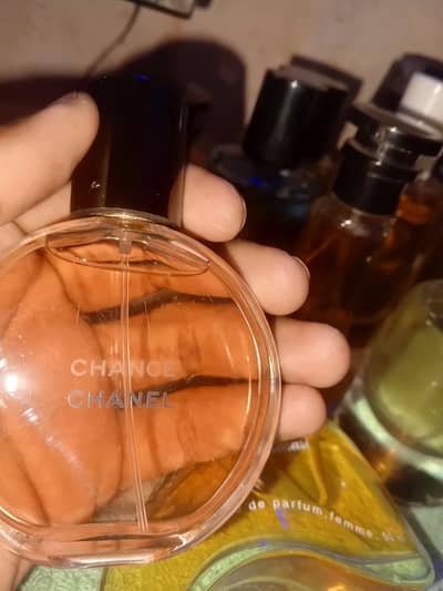 Randoms perfumes 400 per pice
