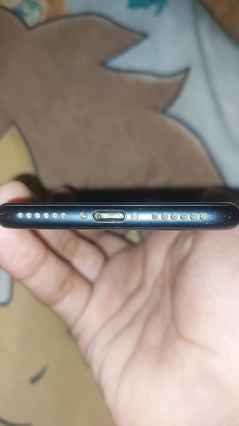 Apple iPhone 7 2