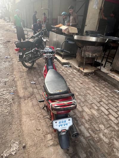 Crown scooty