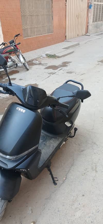 Evee S1 electric scoter
