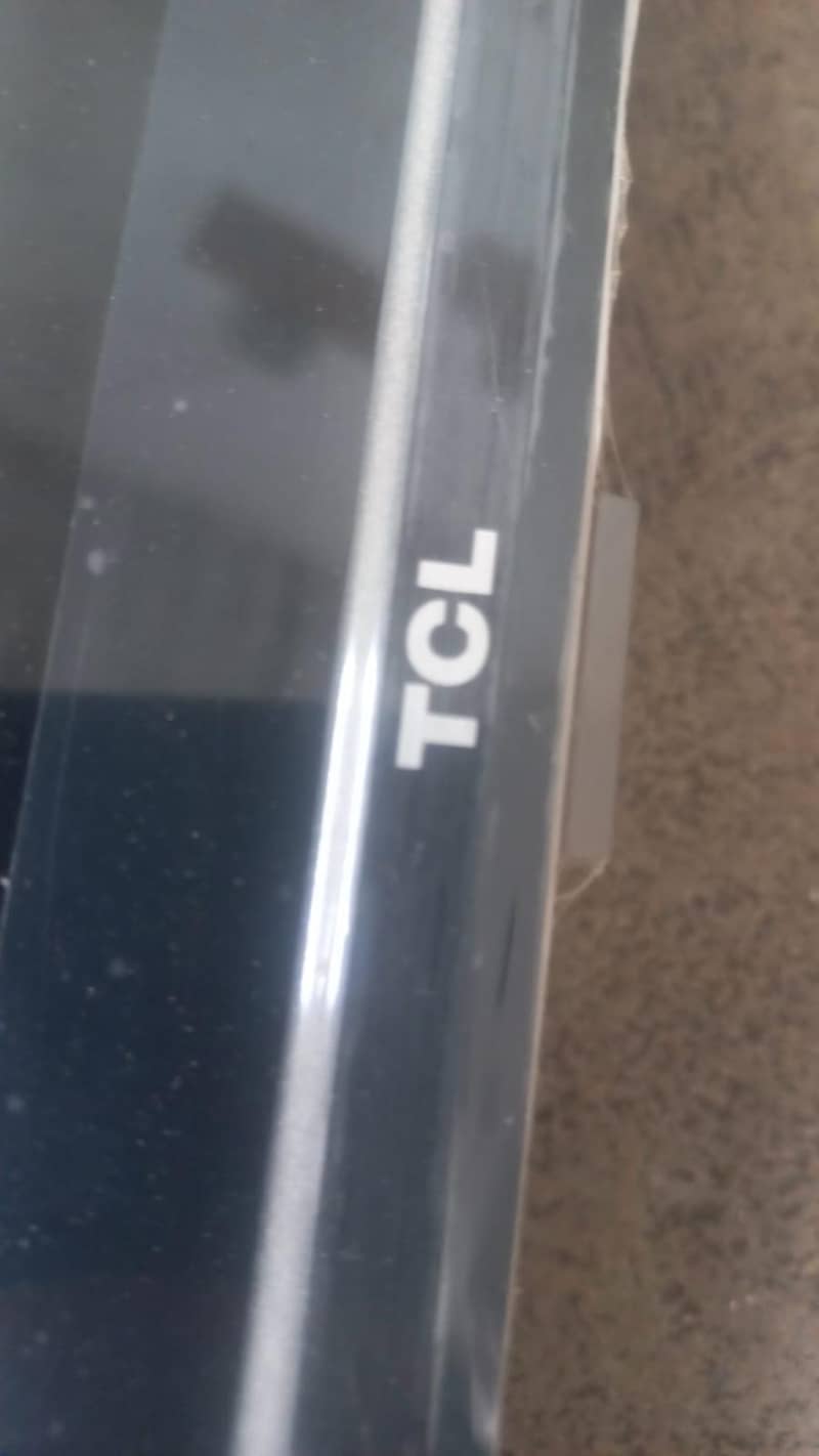 TCL 32 0