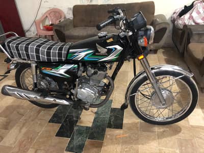 Honda CG 125 2022/23 Model – Like New Condition – Hyderabad No