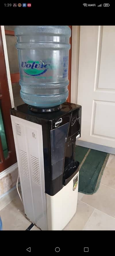 Homage water dispenser