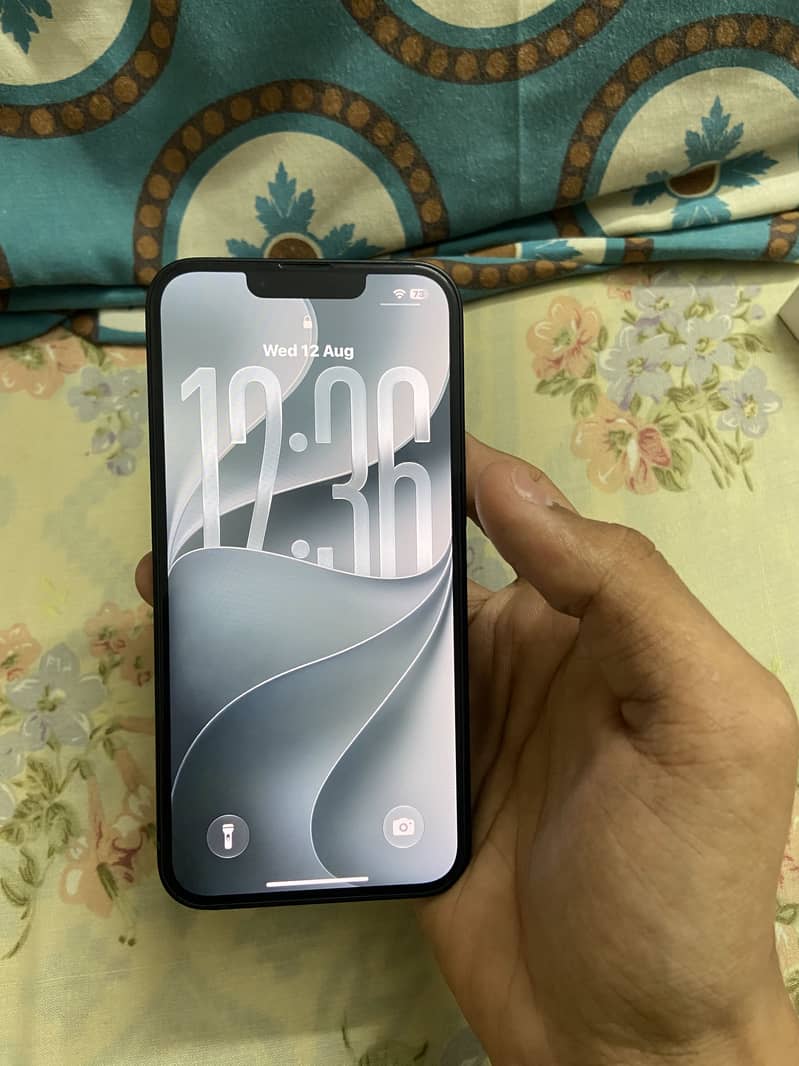 IPhone 16e 7
