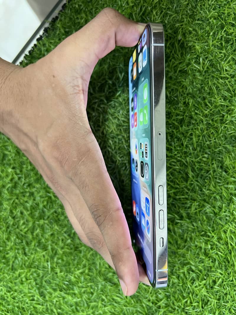 Apple iPhone 12 Pro Max 1