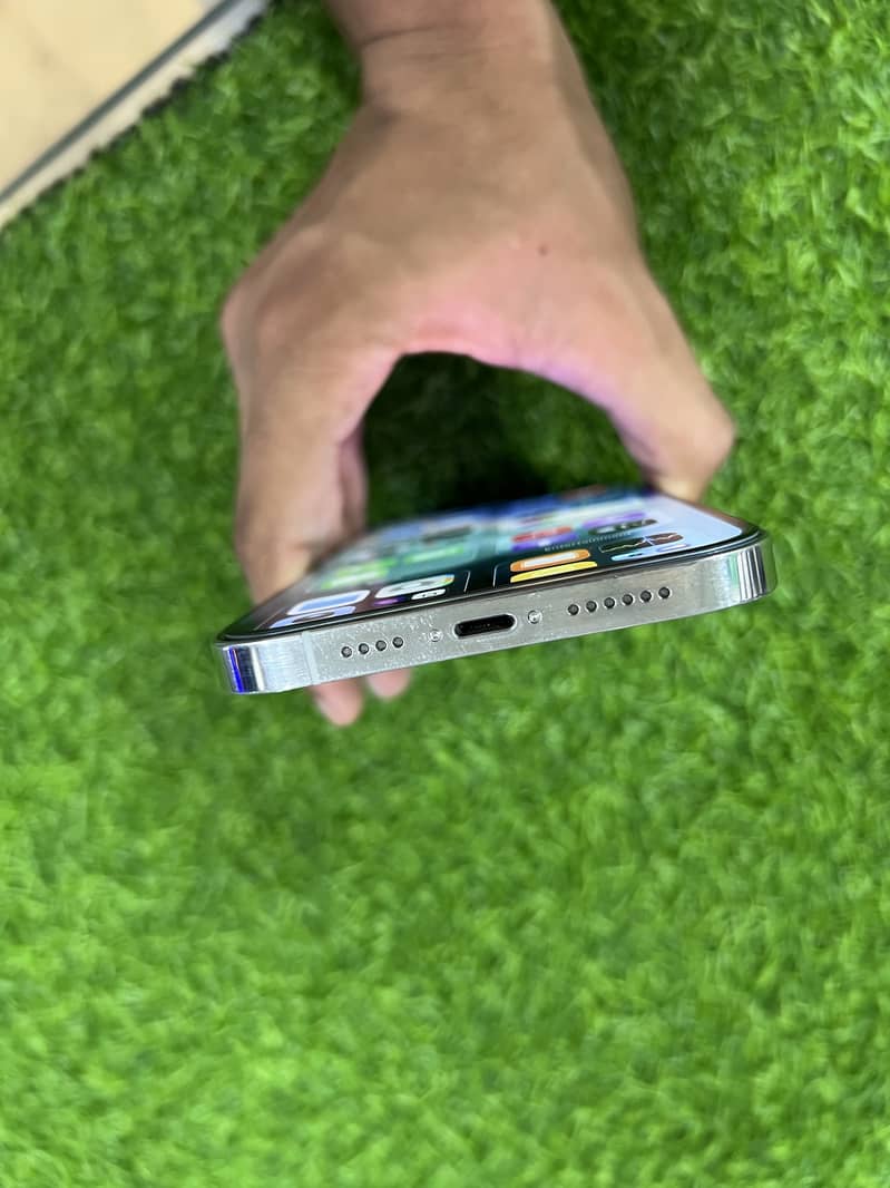 Apple iPhone 12 Pro Max 3