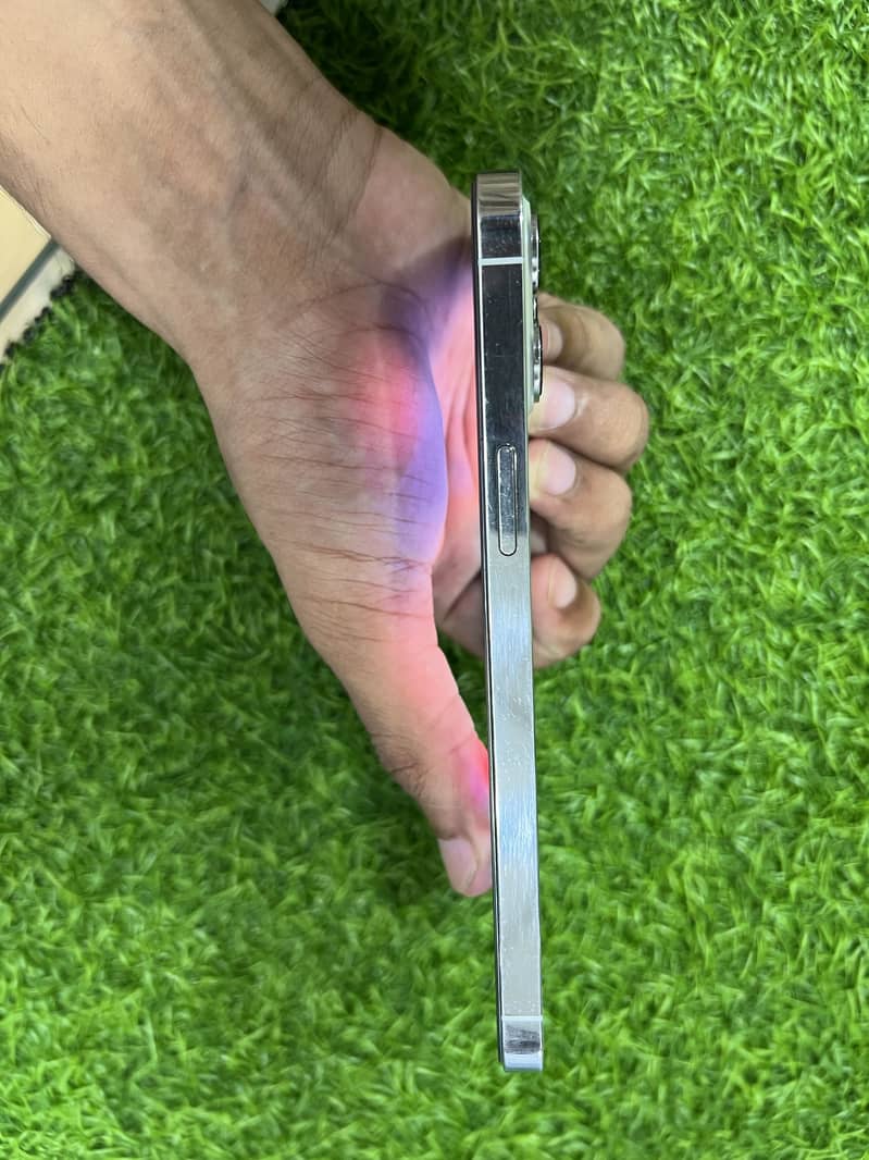 Apple iPhone 12 Pro Max 7