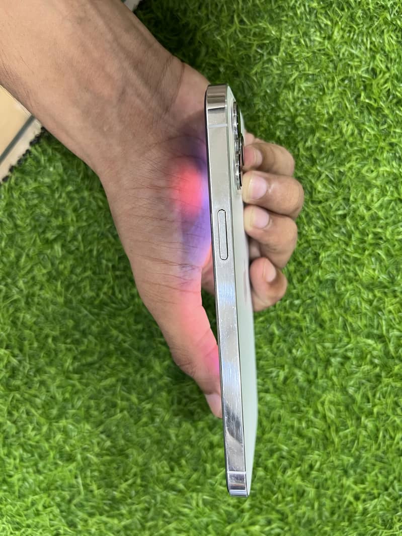 Apple iPhone 12 Pro Max 9