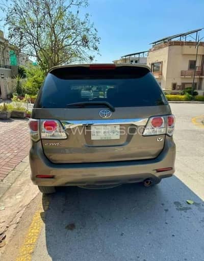 Toyota Fortuner 2014