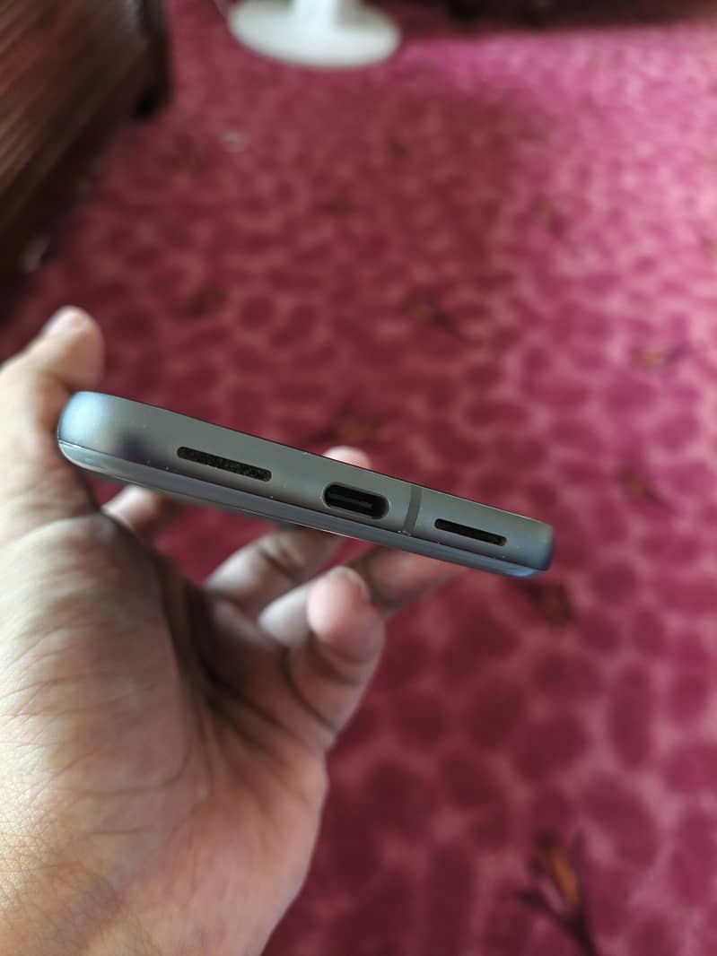Google Pixel 8 4
