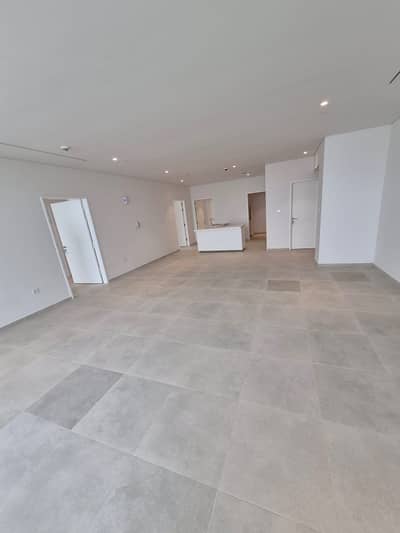 EXCLUSIVE CITY VIEW FACING APARTMENT FOR RENT The Views Emaar Karachi