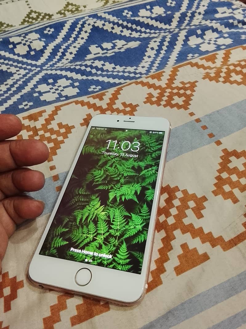 Apple iPhone 6S Plus 0