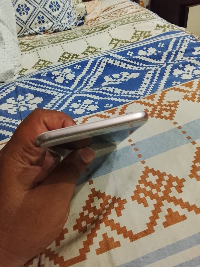 Apple iPhone 6S Plus 1