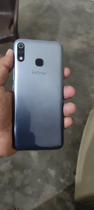 Infinix Hot 8 Lite 2/32