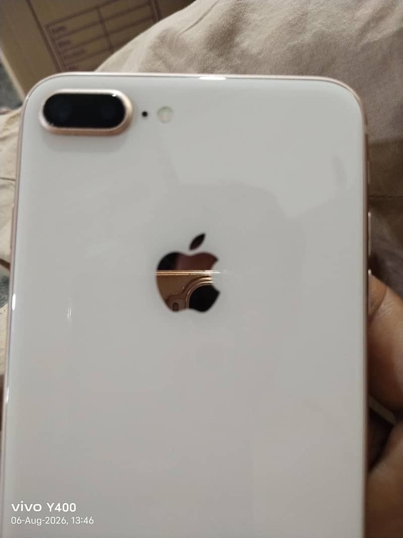 Apple iPhone 8 Plus 4