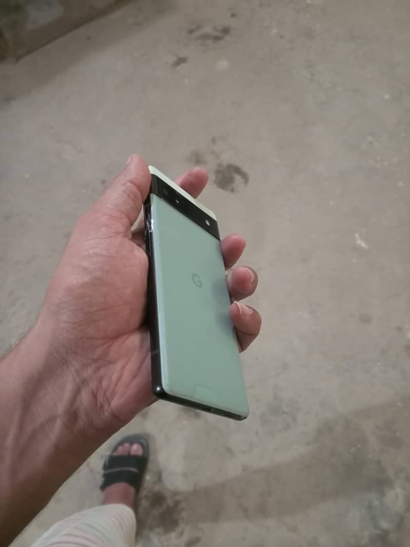 Google Pixel 6a 1
