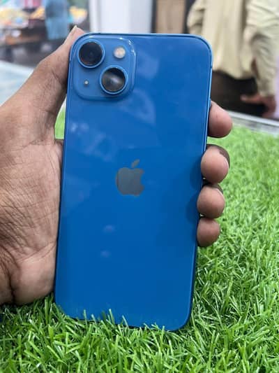 Apple iPhone 13