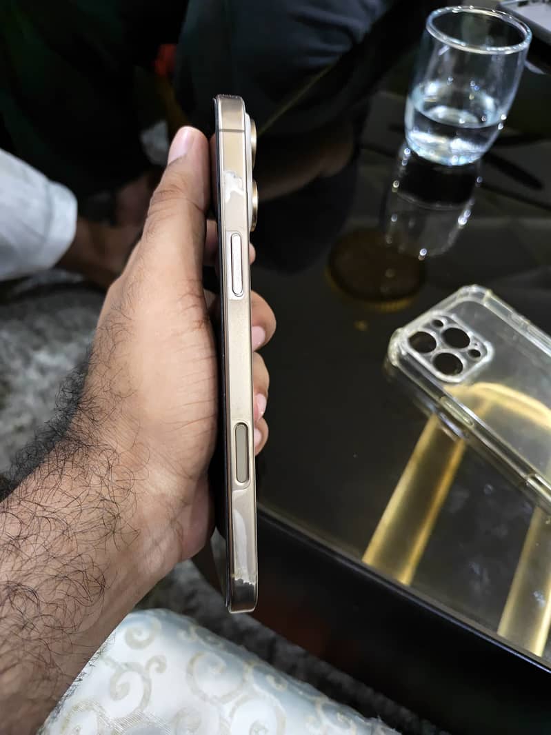 Apple iPhone 16 Pro Max 3