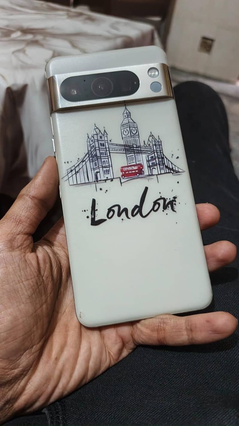 Google Pixel 8 Pro doted 1