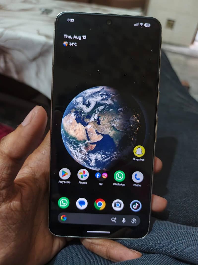 Google Pixel 8 Pro doted 2