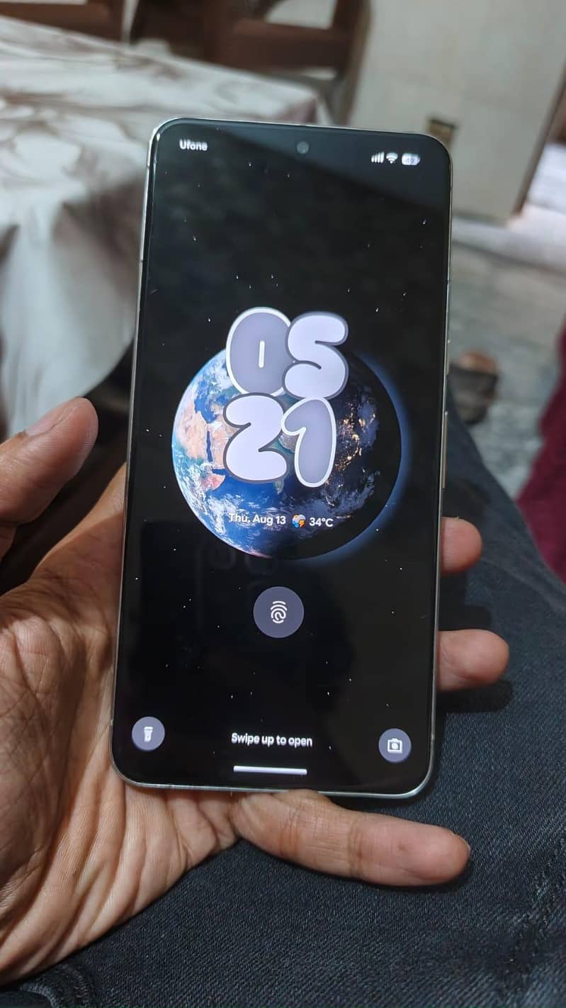 Google Pixel 8 Pro doted 4