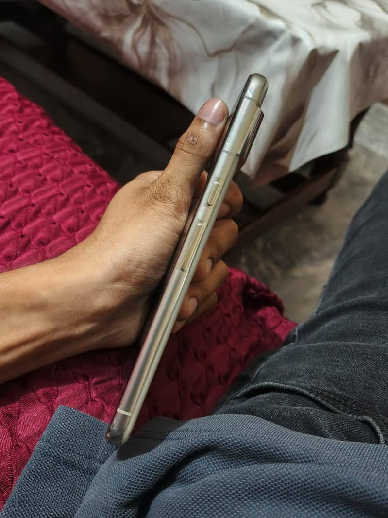 Google Pixel 8 Pro doted 5