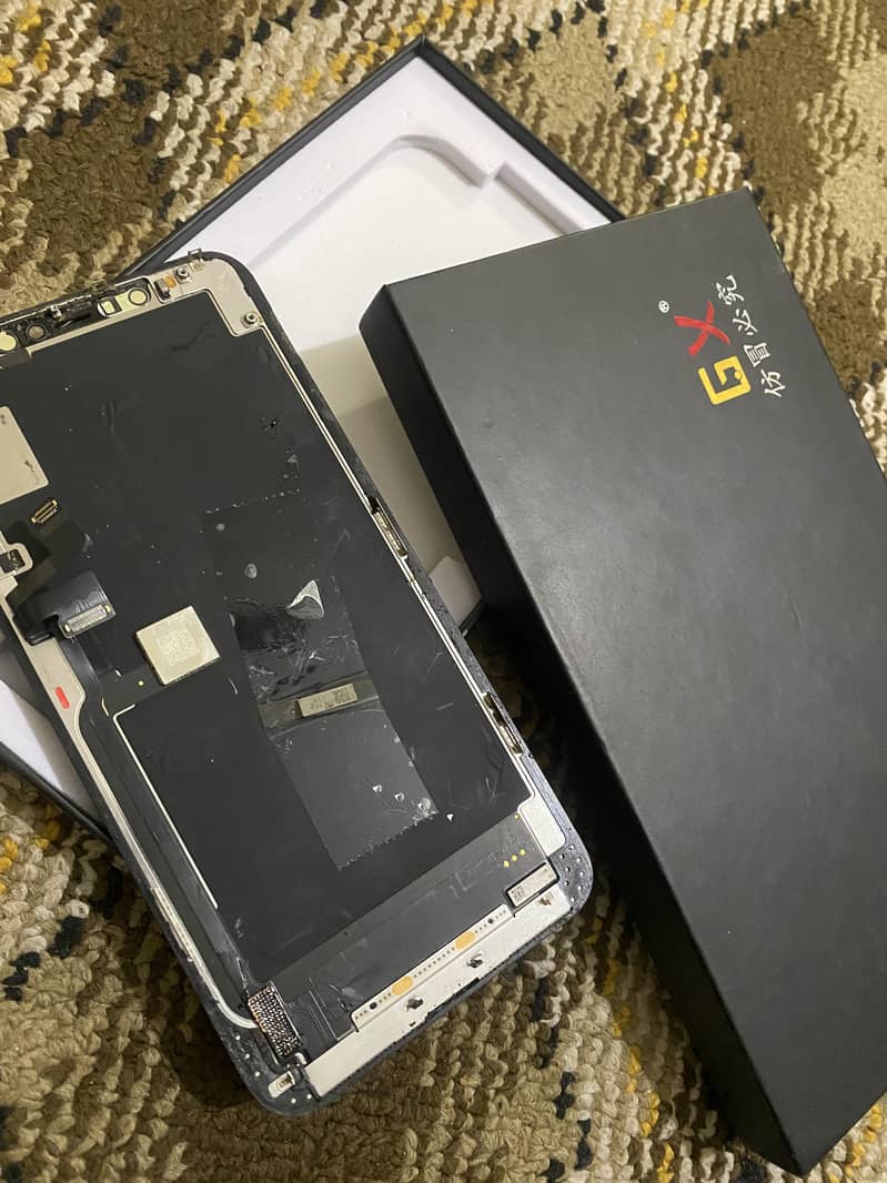 Apple iPhone 11 Pro Max 8