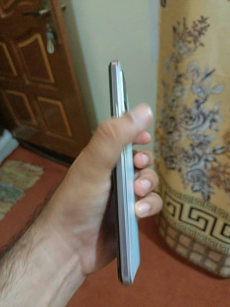 Vivo V21 1