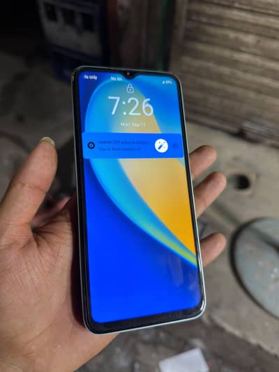 Realme C35