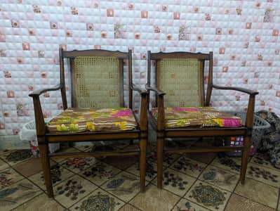 4 wooden chairs with handle