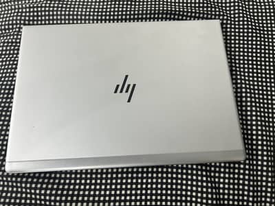 Hp intel core i5 8th gen 8 gb ram 256 gb SSD