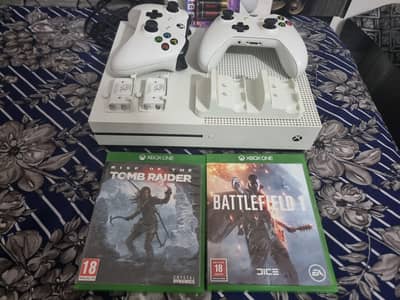 Xbox One S 1tb Console Two Original Controller Excellent Condition