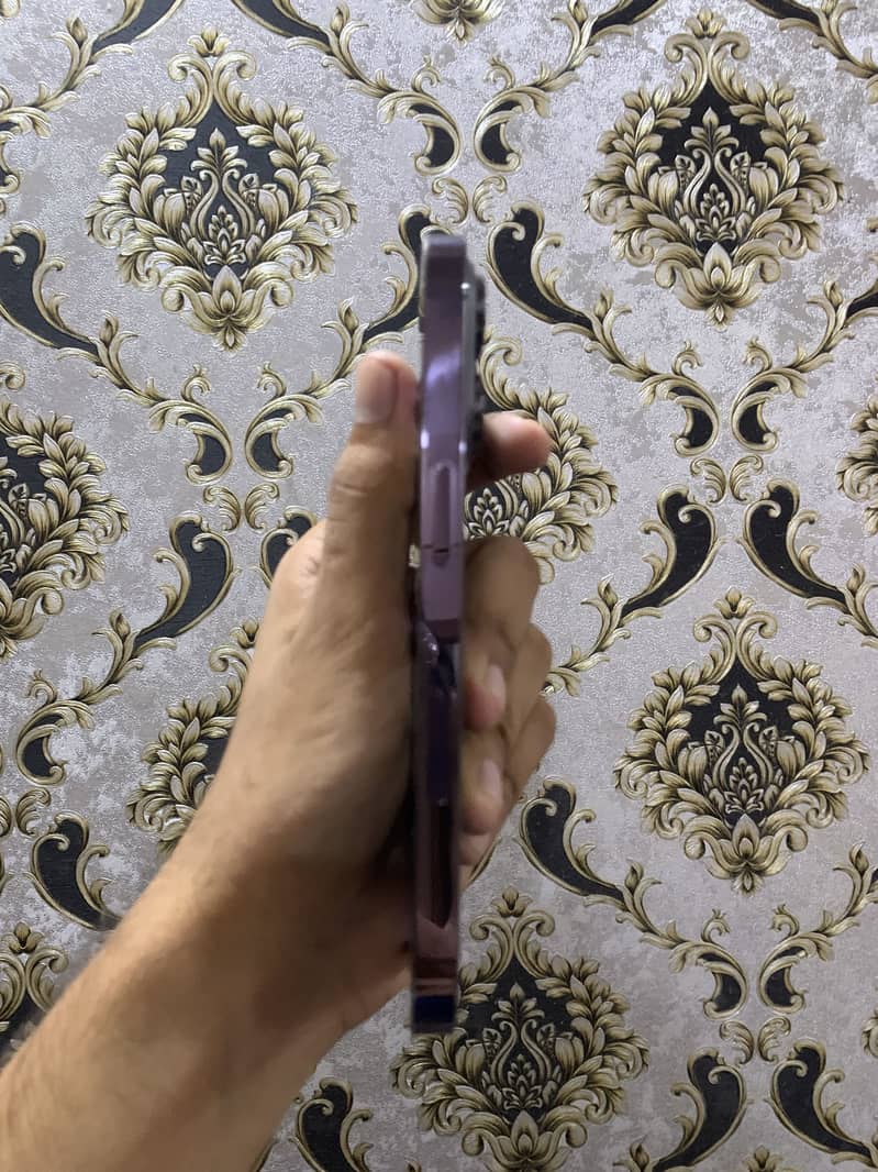 Apple iPhone 14 Pro 2