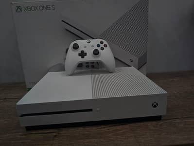 Xbox One S | 1 TB | 9.5/10 condition