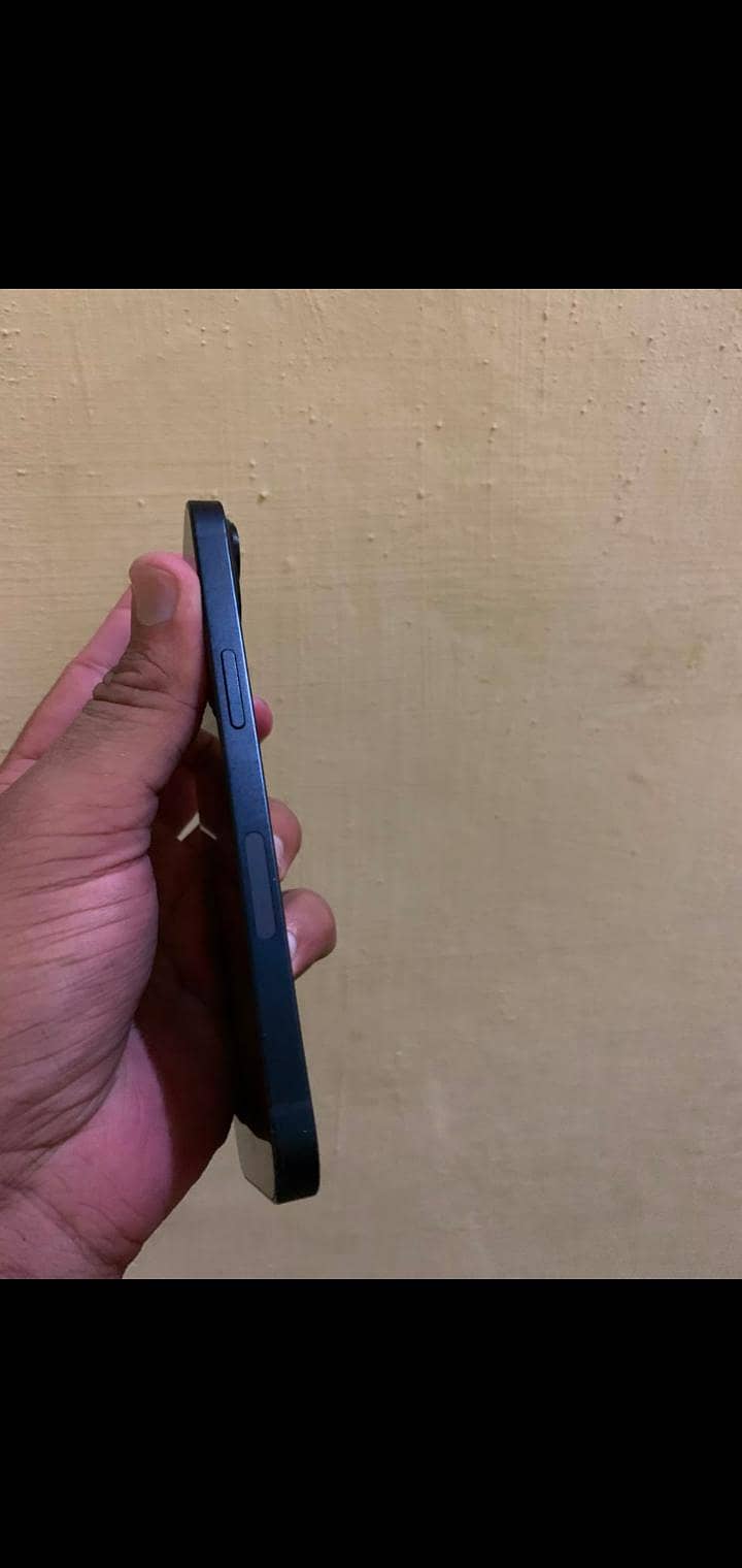 Apple iPhone 13 2
