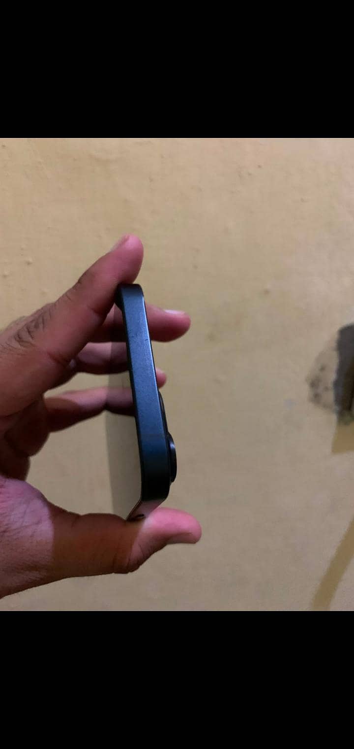 Apple iPhone 13 3