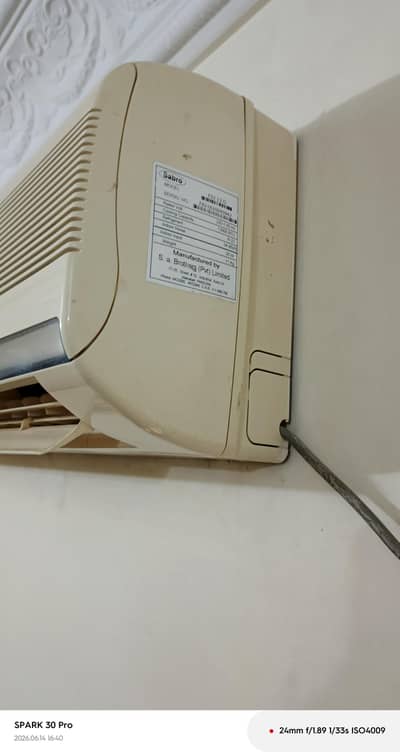 1 Ton Split AC - A-1 Condition - original gas filled